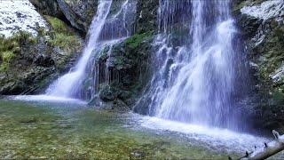 Wasserfallgeräusche zur Entspannung und zum Einschlafen 🎧 Naturgeräusche ohne Musik [upl. by Ahsienod]