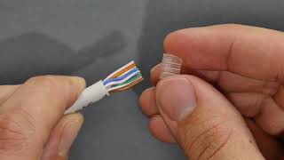 Crimpando um plugue RJ45 em um cabo cat6 UTP [upl. by Karna]