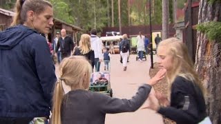 När familjeäventyret på Kolmården slutar i gråt  Familjen Annorlunda TV4 [upl. by Nnaillij]