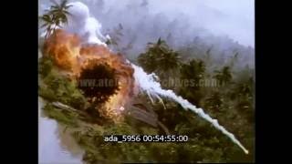 Bombardements Vietnam mars 1965 Napalm phosphore [upl. by Haziza]