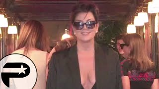 Kris Jenner  de passage à Pariselle dévoile un décolleté vertigineux [upl. by Aicinoid]