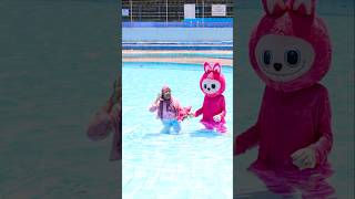 Berenang sama labubu chikaku shortvideo short labubu drama [upl. by Les871]