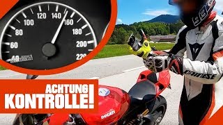 Riskantes Fahrmanöver Motorradfahrer mit über 150 kmh angehalten  Achtung Kontrolle  Kabel Eins [upl. by Meng692]