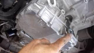 Cambio de aceite de transmisión cvt Honda fit 2015 [upl. by Nosemaj]