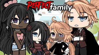 The perfect family 👨‍👩‍👧‍👦🩸 Horror game trend TWs at the beginning  1k special 💖💐☔️ [upl. by Gneh]