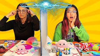 TROCANDO FIDGET TOYS POR TELEPATIA COM MINHA MÃE  Luluca [upl. by Melia]