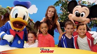 Mikkes Klubbhus danser Fotballdansen  Disney Junior Norge [upl. by Venterea730]