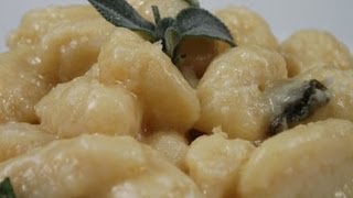 Gnocchi di patate burro e salvia [upl. by Ahtram]