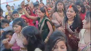 barat dance neelkamalsingh song kmriya gole gole dole😂😂village wedding 💒 [upl. by Ebanreb]