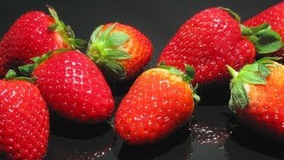 Rotting Strawberry TimeLapse  Erdbeeren im Zeitraffer [upl. by Nikolas]