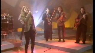 Gloria Estefan amp the Miami Sound Machine  quotOye Mi Canto Hear My Voicequot on BBC show Wogan 1989 [upl. by Saul]