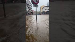 Castelldefels se inunda por la Dana en Cataluña esta mañana [upl. by Kassey]