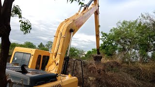 open well digging with poclain  poclain 210 machine  Indian Agriculture [upl. by Eirol]