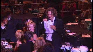 STARLITE GALA 2012 David Bisbal convence a Antonio Banderas para cantar a dúo [upl. by Harness]