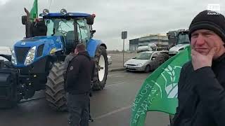 Protest rolników w Osieku AgroUnia zablokowała Agrolok na dobę [upl. by Eirahcaz420]