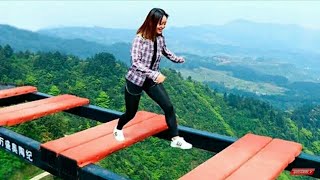 China Glass bridge Walkway Cracking [upl. by Notyap945]