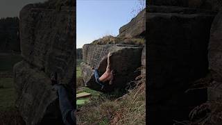 Steep Arête Low  7A Clifftop Boulders boulderinguk climbing peakdistrictbouldering ukclimbing [upl. by Aivekal]