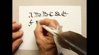 16  CALLIGRAPHIE LATINE  quotBâtarde flamandequot majuscule [upl. by Athalee]