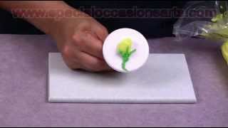 How to make rose buds with buttercream forsting [upl. by Anaigroeg]