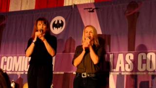 Lucy Lawless and Renee OConnor reenact When Fates Collide QampA Dallas Comic Con 2015 [upl. by Dare]