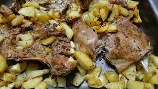 Come fare agnello e patate arrosto in forno a legna How to make lamb and potatoes in wood fired oven [upl. by Lledroc266]