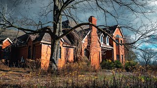 ABANDONED Millionaires Tennessee Mansion [upl. by Valerian]