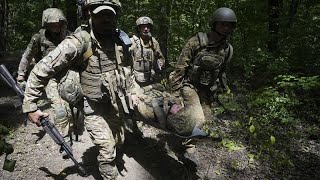 Guerra in Ucraina Kiev mette pressione in Crimea Mosca attacca le infrastrutture [upl. by Byrann]