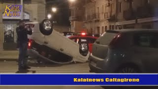 Caltagirone incidente al viale Principe Umberto Fiat Panda si ribalta Tre veicoli coinvolti [upl. by Rowland]