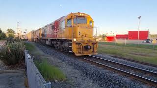 Kiwirail 927s Saturday Night South Bound Fonterra Express [upl. by Knowlton643]