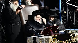 Viznitz Rebbe At The Tziyun Of The Ahavas Sholom Of Kosov [upl. by Anomas]