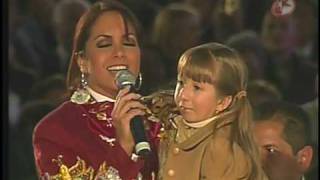 Lucero le canta a la virgen de Guadalupe [upl. by Revell]