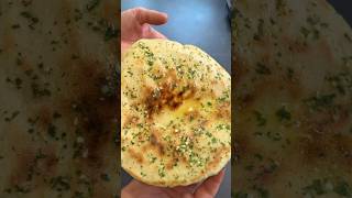 Knoblauch Naan😍 Das Rezept findest du in den Kommentaren👇🏼 [upl. by Alrick]