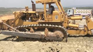 Caterpillar D9 Ripping Fail [upl. by Auqcinahs993]