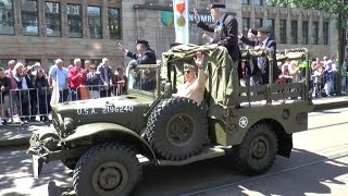 Dutch Military Parade I Nederlandse Veteranendag Den haag 2015 KjH4Mediacom [upl. by Yrian]