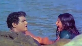 Shantaram Harassed Srividya When She Taking Bath வித்யா குளிக்கும்போது சாந்தாராம் தொந்தரவு செய்தார் [upl. by Behrens148]