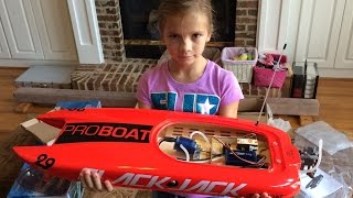 Proboat Blackjack 29 RTR Brushless RC Boat  Unboxing by Emily [upl. by Keegan766]