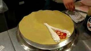 How to Make a Japanese Crepe [upl. by Meneau]