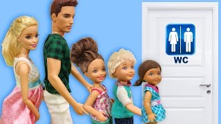 Barbie ve Ailesi Bölüm 112  Tuvalet Sırası  Çizgi film tadında Barbie oyunları [upl. by Eneleuqcaj]