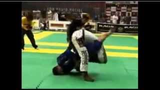 JiuJitsu Epicness Roger Gracie breaks Jacares arm GRAPPLERSPLANETCOM [upl. by Mehcanem]