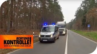 Verfolgungsjagd mit Blaulicht Bulgarischer Truck haut ab  Achtung Kontrolle  kabel eins [upl. by Nawtna337]