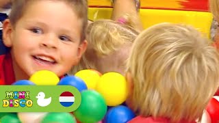 DEZE VUIST OP DEZE VUIST  FRAGMENT  Kinderliedjes  Kinderdagverblijf  Minidisco [upl. by Yseult334]