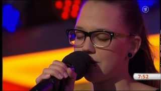 Stefanie Heinzmann  Diggin In The Dirt Live Unplugged beim ARD Morgenmagazin [upl. by Geneva]