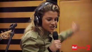 Emma Marrone canta quotArriverà lamorequot  Radio2 Social Club 09122015 [upl. by Rosalinde]