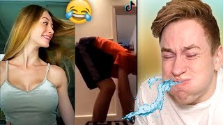 NICHT LACHEN Tik Tok CHALLENGE mit Wasser im Mund ðŸ˜‚ [upl. by Koenig]