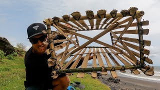 BUILDING A SURVIVAL CRAB TRAP Only using rubbish from the beach UNBELIEVABLE CATCH [upl. by Ardnat980]