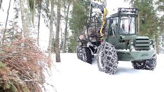 Valmet 872 Forwarder Cold Start in Winter 5°c [upl. by Vigor769]