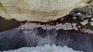 À Étretat la falaise aux suicidés [upl. by Iliram540]