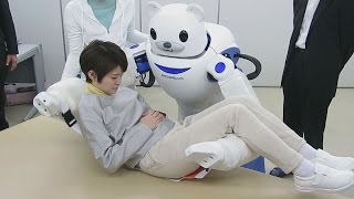 「優しく」人を抱き上げます 理研が介護ロボット開発 [upl. by Julide]