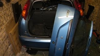 Ford Focus Tailgate Removal [upl. by Jamesy]