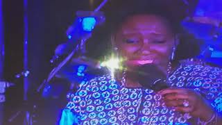 Aïcha Koné Tchaga Live à Paris [upl. by Darrel]